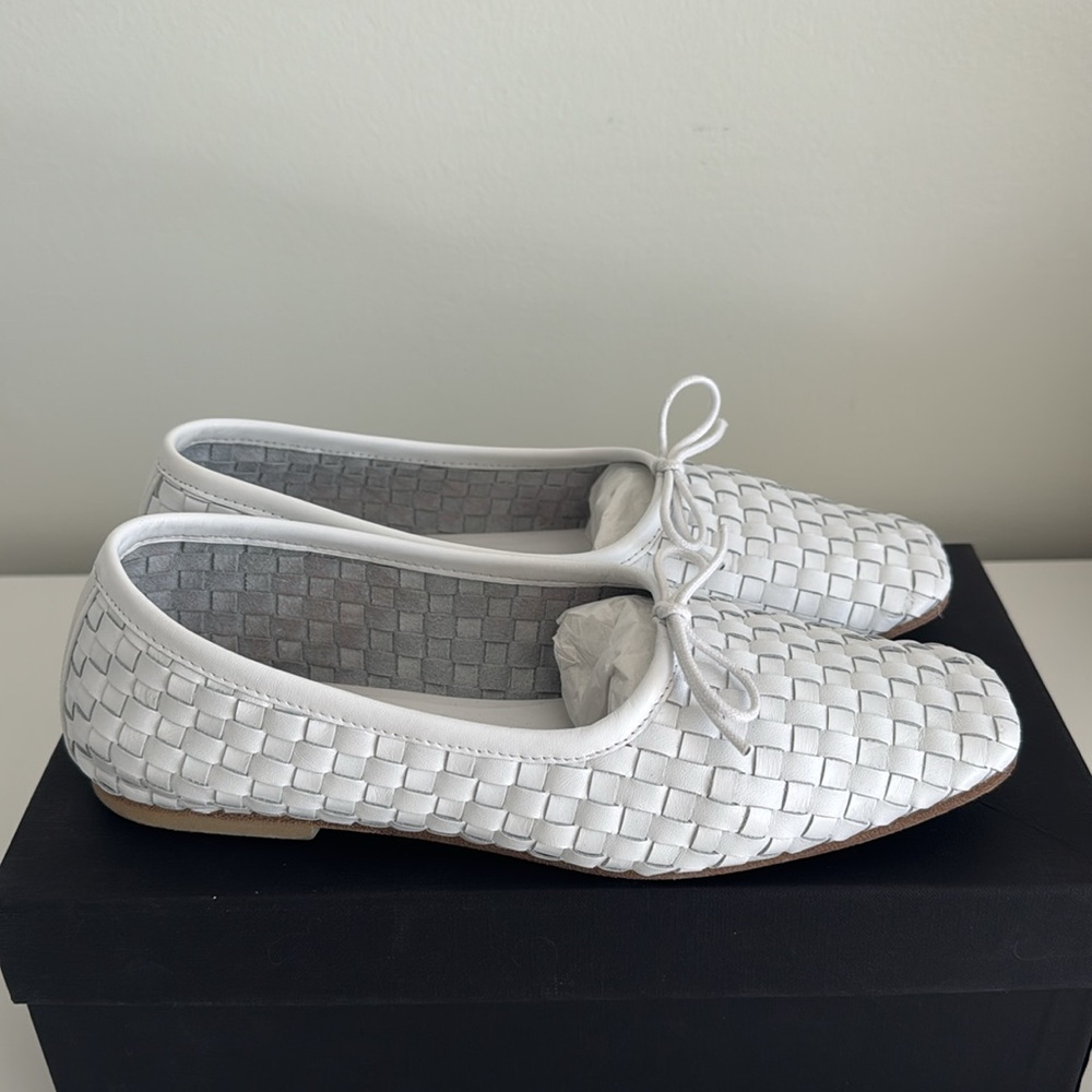 Freda Salvador Jada Woven Flat - White Size 7.5
